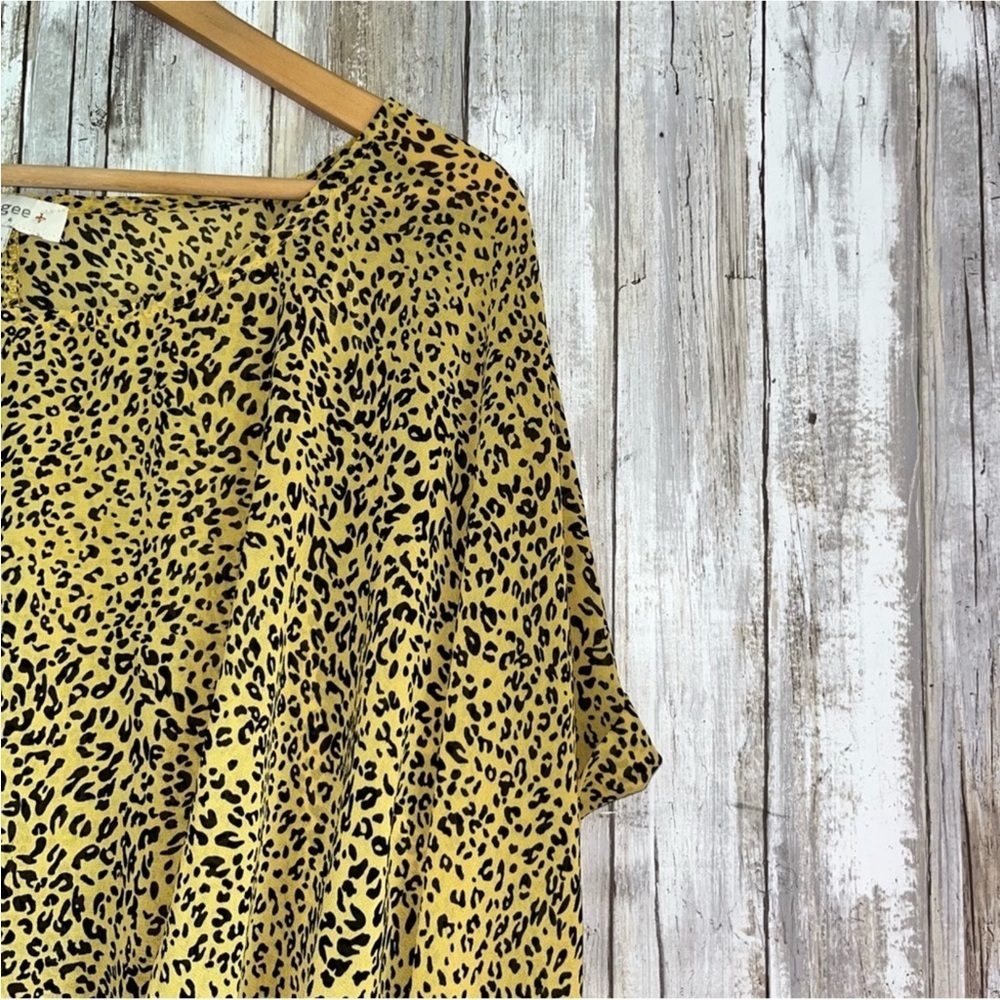 Umgee Yellow Animal Print Blouse - Picture 3 of 5